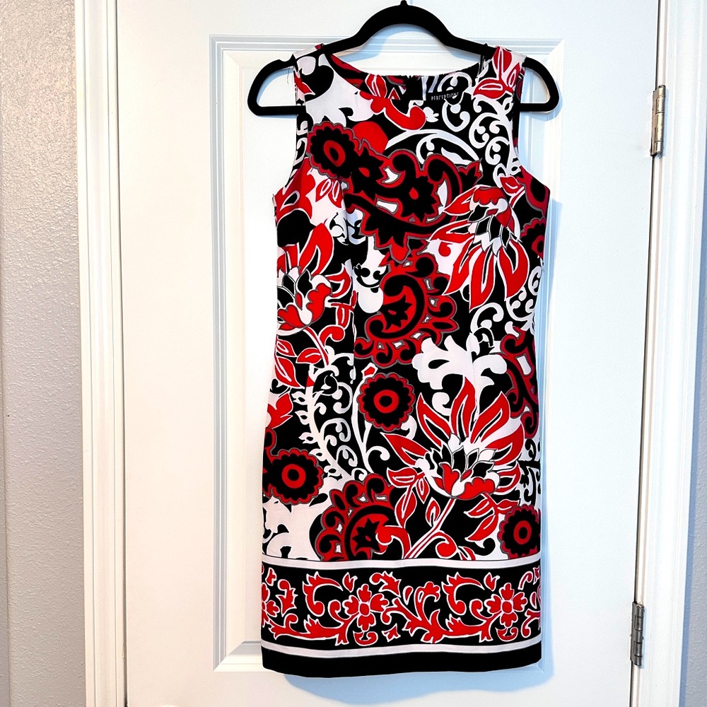 PERCEPTIONS PETITE | Floral Sleeveless Sheath Dress | Red White Blk | Size: 6P